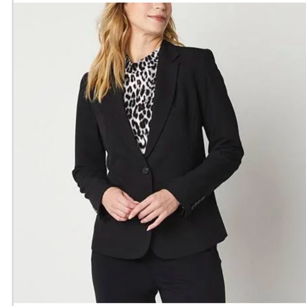 Petite pants suit with scarf - Picture 2 of 16